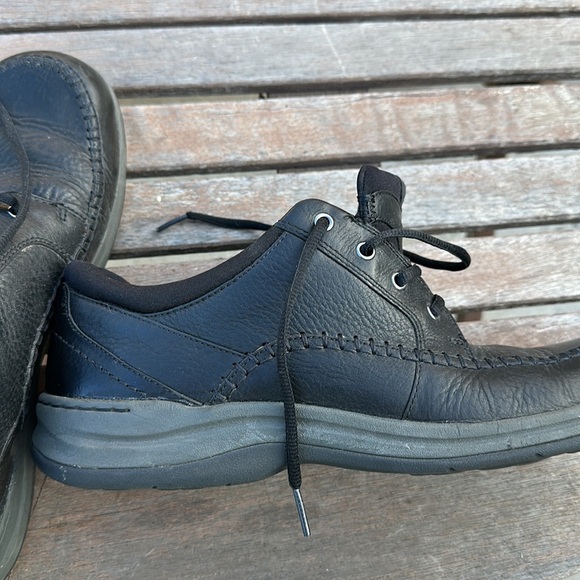 Clark’s Men’s dress shoes- black 10.5 M.  Leather upper only worn a few times. - Picture 8 of 8